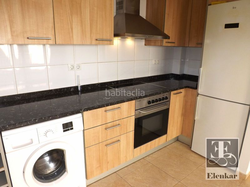 Foto 6bcbff50-1472-44ae-b1d5-8e03e9880c2e. Pis amb calefacció aparcament a Calafell poble Calafell