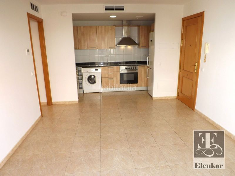 Foto f6fcb5ea-9993-4ca0-9fef-fb2dd0dd1819. Pis amb calefacció aparcament a Calafell poble Calafell