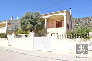 Chalet  Assutzena. Casa independiente en nou vendrell