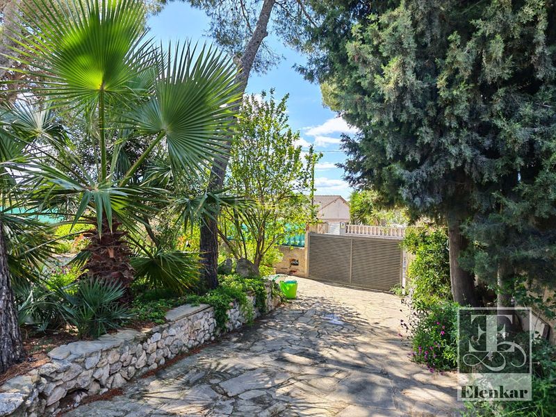 Foto c7047859-5bb9-40c1-b37d-c80b408aec55. Xalet amb calefacció aparcament piscina a Bellvei