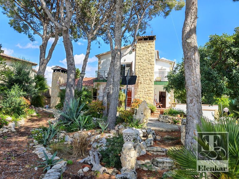 Foto f130bcb6-9581-43af-b55d-d53523ffce6d. Xalet amb calefacció aparcament piscina a Bellvei