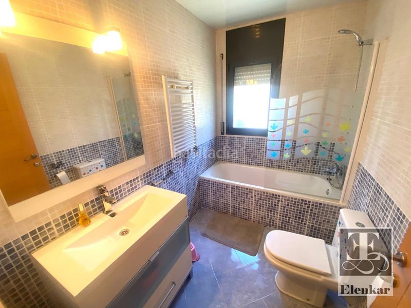 Foto 5001f308-e5c2-493c-9128-68f573393cce. Casa amb calefacció aparcament piscina a Valldemar-Montmar Segur de Calafell