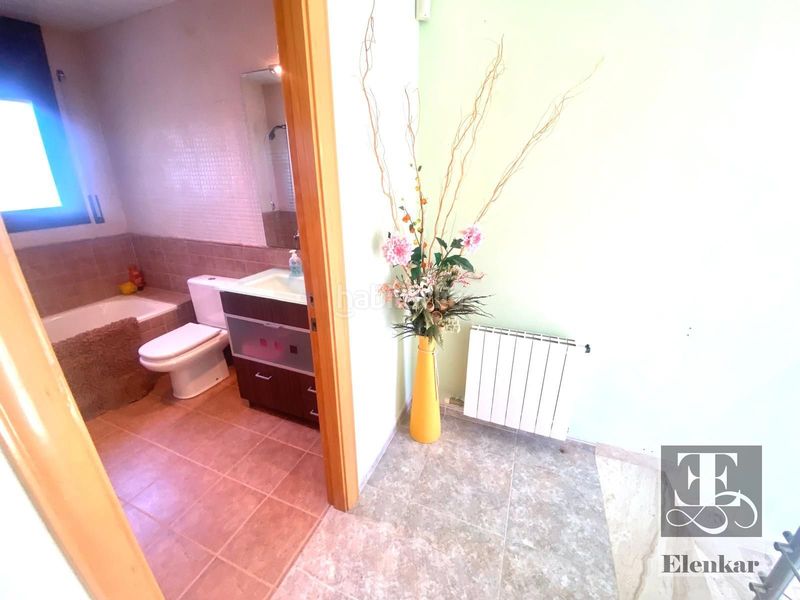 Foto cdb68dcc-5f6e-44d1-bdba-9c8fbc39b6e2. Casa amb calefacció aparcament piscina a Valldemar-Montmar Segur de Calafell