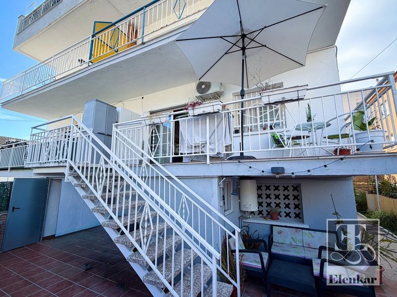 Foto 283bf6a0-0ad4-4feb-90e2-de61e86ef8c7. Apartament amb calefacció aparcament a Segur de Calafell nucli urbà Segur de Calafell