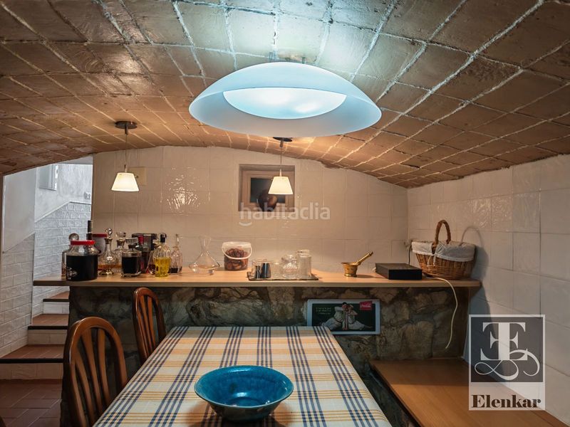 Foto a1ffb504-e1a8-43ee-9718-7b6ec46228b4. Casa adossada a Llorenç del Penedès