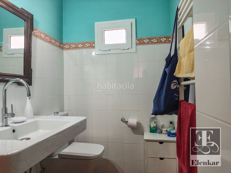 Foto abe262e4-2486-423a-918e-596a92e4189b. Casa adossada a Llorenç del Penedès