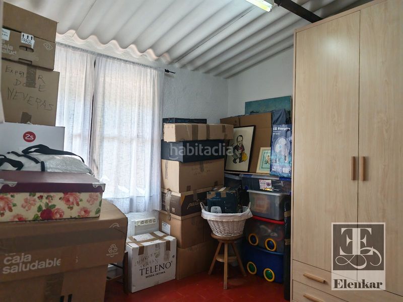 Foto f804e470-d10d-4ce8-b55b-23dcfeb6ed71. Casa adossada a Llorenç del Penedès
