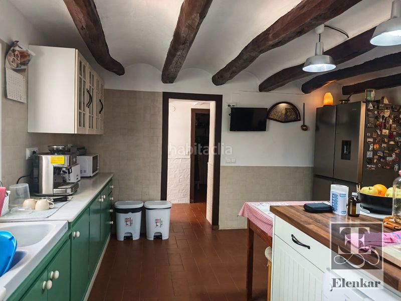 Foto fe8837bb-d24a-4346-a659-fef9641bf499. Casa adossada a Llorenç del Penedès