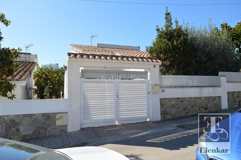 Foto 597d9c23-f3b5-4212-b2c1-e7d41c7dcfa5. Xalet amb calefacció aparcament a Mas Mel Calafell