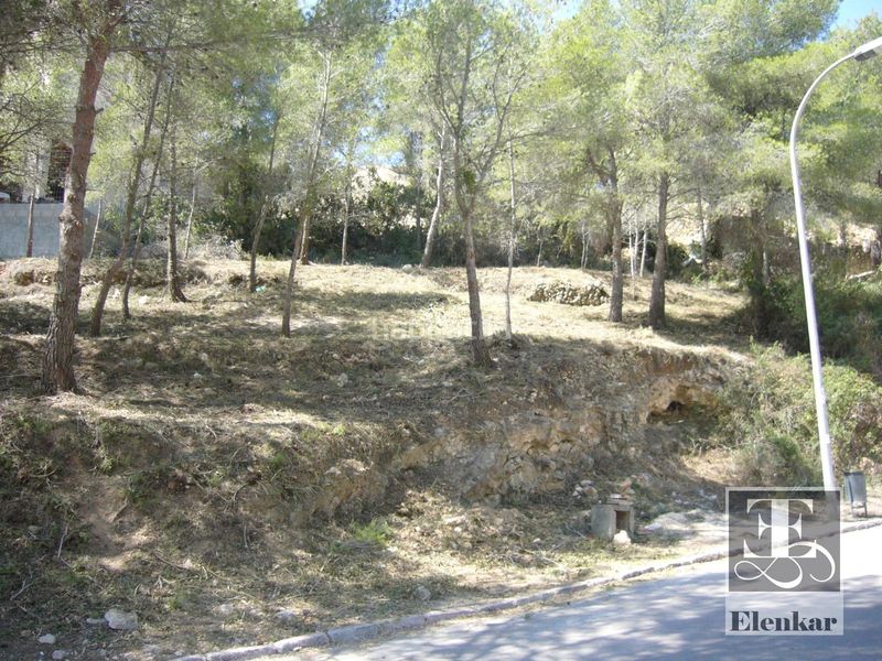 Foto cc7e64f0-30c0-4d29-b194-1ed79b56c724. Finca rústica a costa Cunit - els jardins - els rosers Cunit