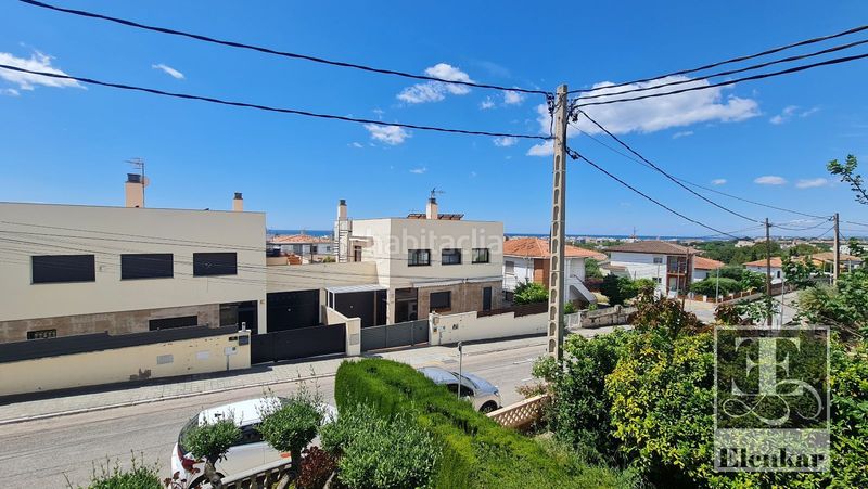 Foto 816567ee-78de-4944-b9f9-49b8919068ca. Casa amb aparcament a Bellamar Calafell