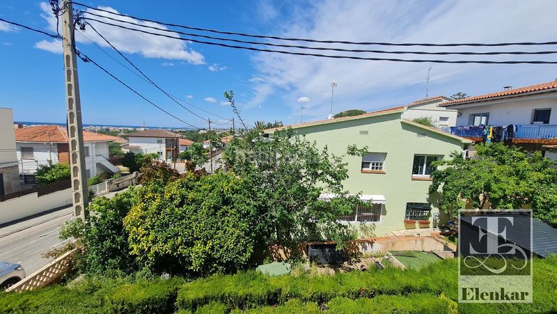 Foto ddd730e9-b3ad-4b8d-8cb6-e00af8771e29. Casa amb aparcament a Bellamar Calafell