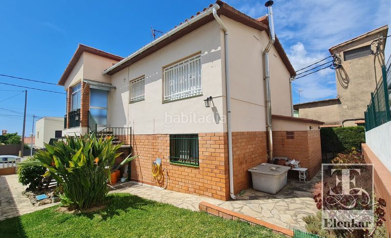 Foto e9f8a43c-6e16-430e-a923-f5f0ee5b47b1. Casa amb aparcament a Bellamar Calafell
