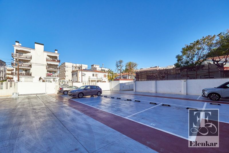 Foto b9331ad8-47ad-41d9-acdc-e14a5a53f93e. Pis amb calefacció aparcament a Bonavista Vendrell (El)