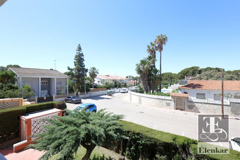 Foto 064658fe-9dd8-4514-bd1f-690995d96b53. Flat with parking in Coma-ruga platja Coma-ruga