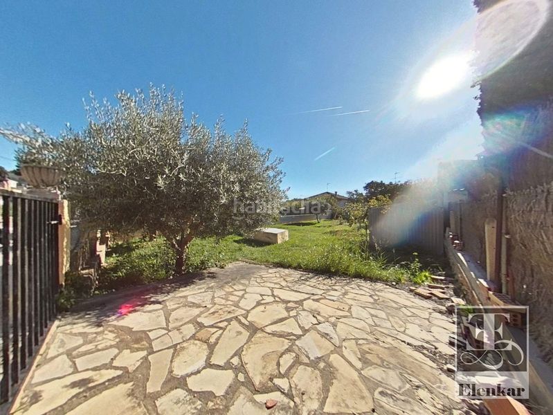 Foto 83c0ddfd-e046-44c5-8752-f2a82786ec1c. Finca rústica a Segur de Calafell nucli urbà Segur de Calafell