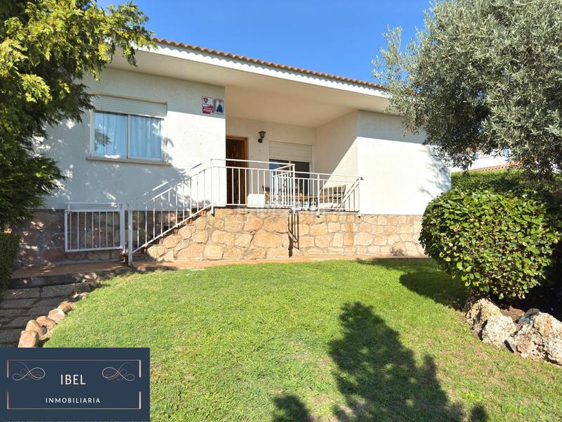 Foto a7f6d135-df16-4499-9680-a725b0adf3a3. Chalet  independiente en urbanización el coto en el casar en Casar (El)