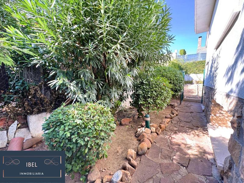 Foto ee9b9681-80d6-4c48-9927-9a00a3a64a47. Chalet  independiente en urbanización el coto en el casar en Casar (El)