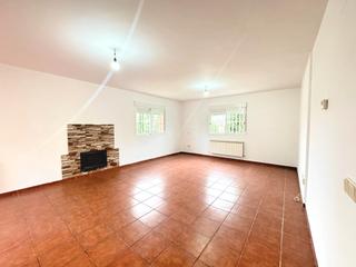 Xalet  Calle castilla. chalet independiente en una planta en el casar!