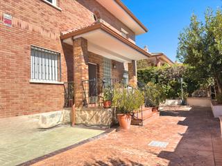 Chalet  Calle gran canaria. **chalet independiente en torrejón del rey - espacio y comodidad