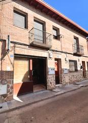 Local Comercial  Calle el salto. Local comercial con patio en el centro de el casar. (posibilidad