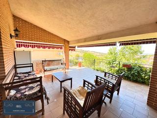 Chalet  Calle ro gallo. Chalet independiente con vistas privilegiadas en las colinas.