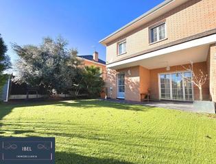 Casa aparellada  Travesa juan laso. Tu nuevo hogar espera en el casar!
