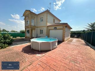 Chalet  Calle río cifuentes. Chalet independiente en las castillas, torrejón del rey.