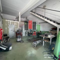 Bâtiment à usage industriel à Constantí. Amplia nave con oficinas y parking en venta en constantí