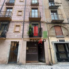 Business premise in Carrer de vallroquetes 4. Local comercial en el casco antiguo de reus