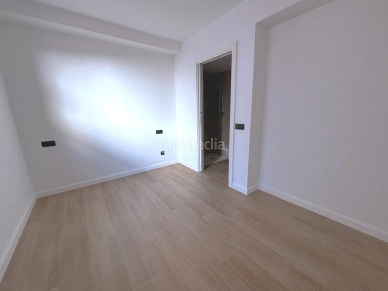 Foto cfd6f564-c154-4fd0-92d7-8b8709d2b9da. Piso ático dúplex zona centro , 100 m2, terraza 45 m2, 3 hab., 2 baños, buhardilla. en Sabadell