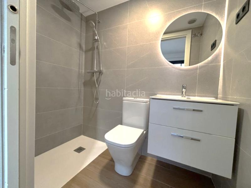 Foto fc0da97e-8357-4b1f-9eeb-cb8d0d1f8de5. Piso ático dúplex zona centro , 100 m2, terraza 45 m2, 3 hab., 2 baños, buhardilla. en Sabadell
