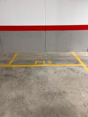 Aparcament de moto  Carrer de borgonyó. Plaza de parking moto en venta en sabadell - zona centre-hostafr