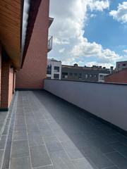 Attique à Hostafrancs. Ático dúplex  zona centro de sabadell, 100 m2, terraza 45 m2, 3