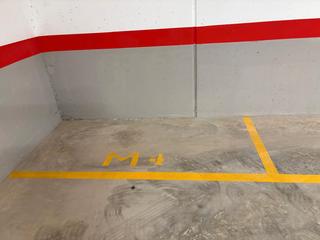 Aparcament de moto a Carrer de borgonyó 10. Plaza de parking moto en venta en sabadell - zona centre-hostafr