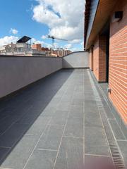 Pis a Hostafrancs. Ático dúplex  zona centro de sabadell, 112 m2, terraza 43 m2, 3