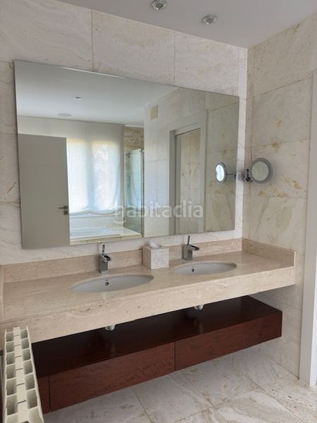 Foto 03775975-d4c2-46b9-ab59-81e8b62cb4d7. Xalet amb xemeneia calefacció aparcament piscina a Ciudalcampo