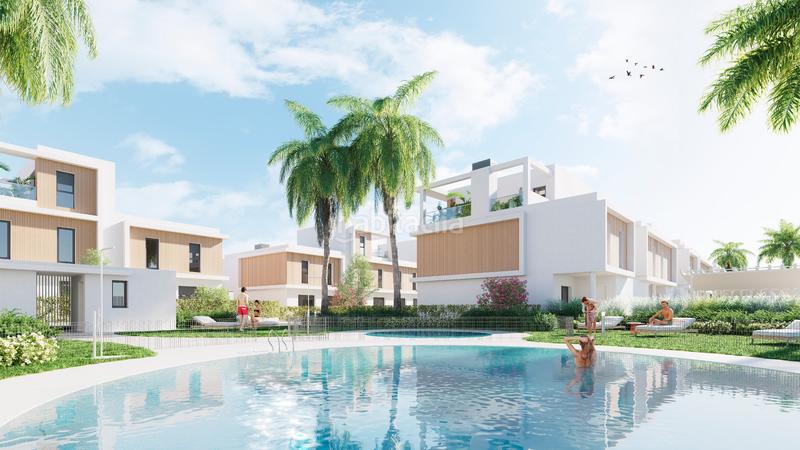 Foto f7e604ab-f407-427e-bfc1-b7dc43066a35. Chalet 216m<sup>2</sup> en palmas altas. Sevilla. parcela r. sector susdbp en Sevilla