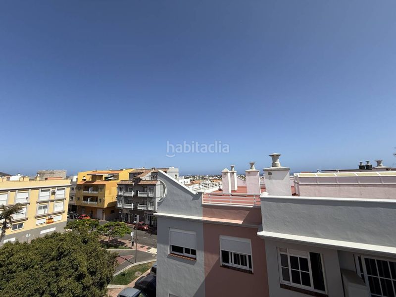 Foto 9f2a3b8a-1978-4e8c-b462-cf2f8439297c. Pis a calle paseo areca 1 a Las Rosas Arona