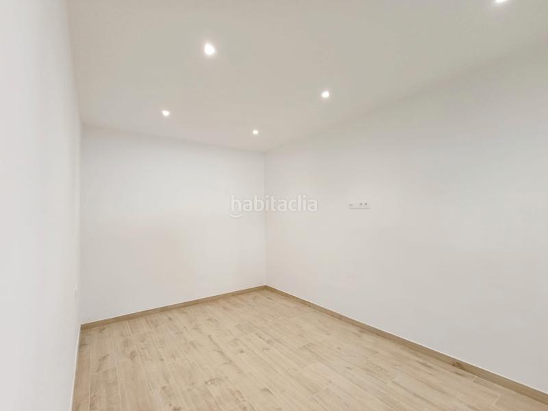 Foto 3e3db771-867c-4ce8-9b35-8fe5aed40250. Alquiler piso en Prosperitat Barcelona