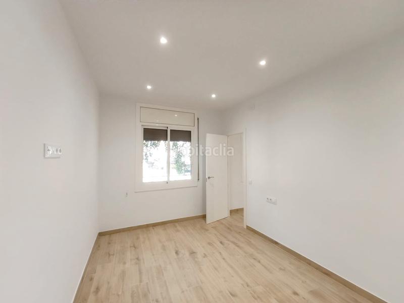 Foto 73e90767-67b8-40d7-b7e0-248ae849f8a3. Alquiler piso en Prosperitat Barcelona