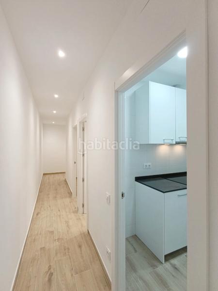 Foto e5d6029d-bae8-41e9-ae25-f430de0316ae. Alquiler piso en Prosperitat Barcelona