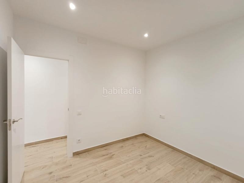 Foto fb2b9a70-cb81-40c9-8c6d-0ff88f6555a2. Alquiler piso en Prosperitat Barcelona