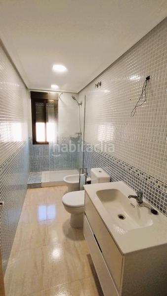 Foto 900e5717-955e-4a11-b624-defb460713c4. Piso  zona centro en Consuegra