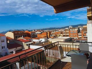 Etagenwohnung  Carrer de colom. Espacioso y luminoso piso de 4 habitaciones en el corazón de can