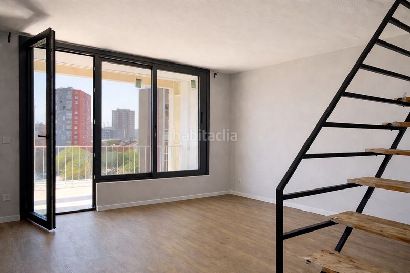 Foto 0dcecbc8-b3c5-4192-ab3b-1f6edd4e6498. Dúplex amb calefacció a La Verneda - La Pau Barcelona