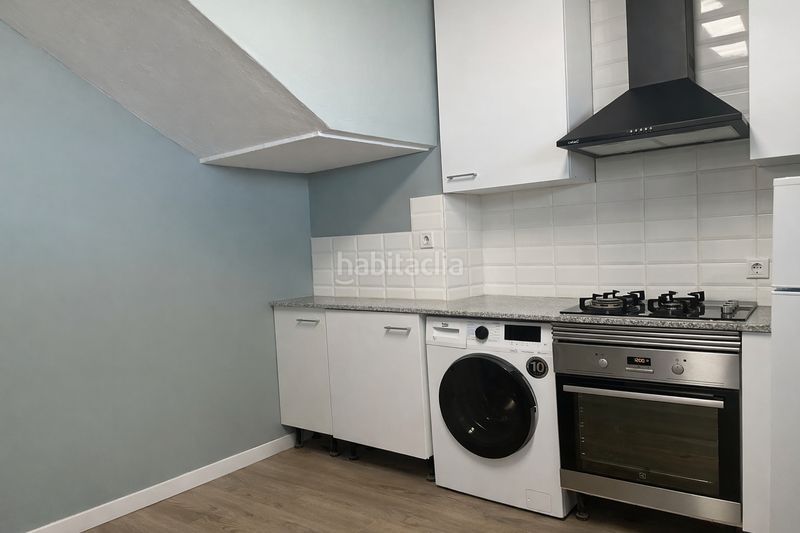 Foto 32951fe1-e1b1-4aac-aa01-f5629156c4e3. Dúplex amb calefacció a La Verneda - La Pau Barcelona