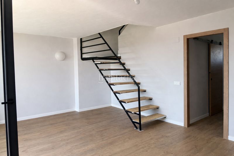 Foto 489fd0fa-d12a-4ede-8dfb-c997353dca5a. Dúplex amb calefacció a La Verneda - La Pau Barcelona