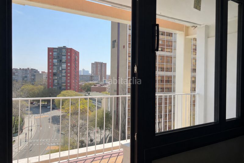 Foto 6ad20f4a-5242-495f-b492-cd16b84f8e1a. Dúplex amb calefacció a La Verneda - La Pau Barcelona