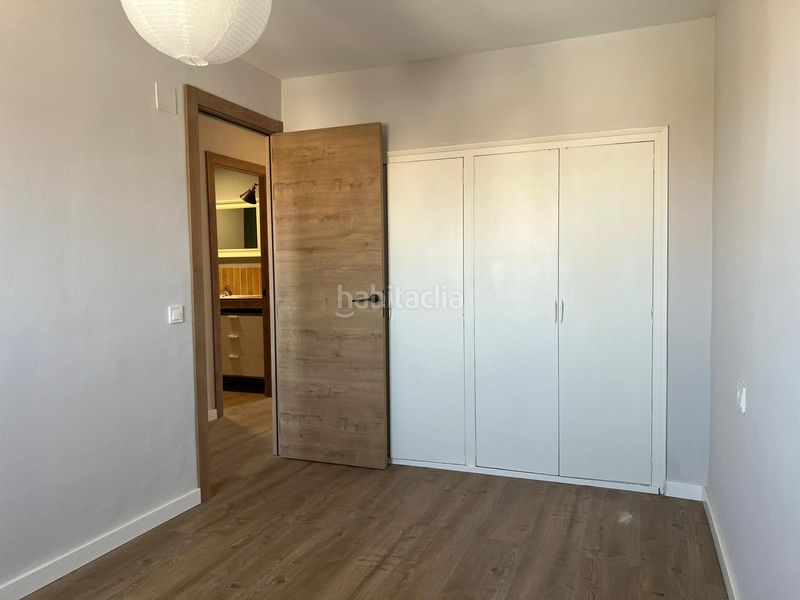 Foto b0f82bcd-c2ff-4433-9cec-f5e429574c3e. Dúplex amb calefacció a La Verneda - La Pau Barcelona